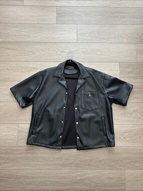 Maniere De Voir Black Short-Sleeve Faux Leather Shirt Jacket